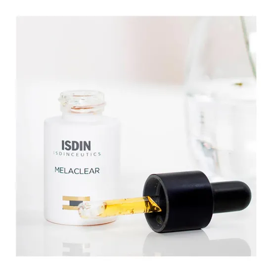 Isdinceutics Melaclear Serum Corrector 15 ml aplicador